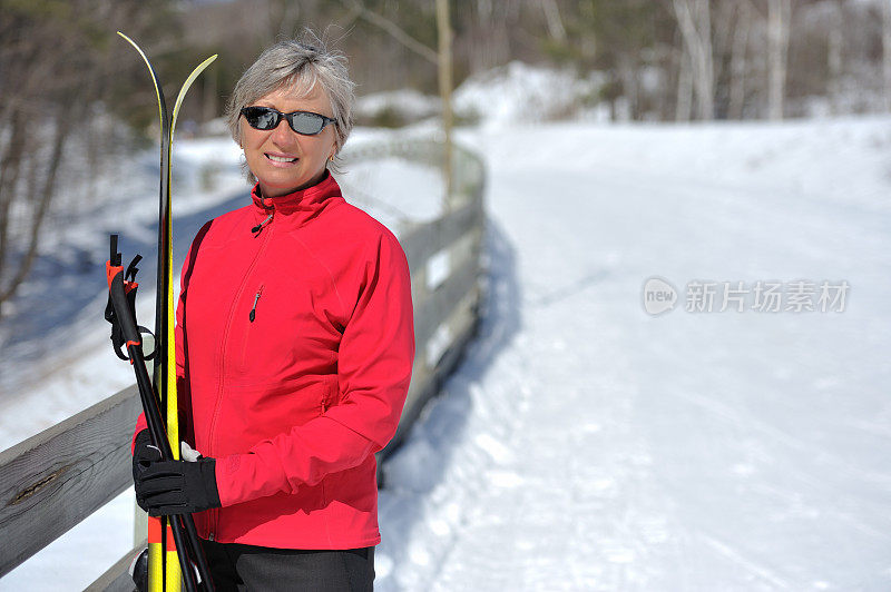 越野滑雪，一个女人的肖像。