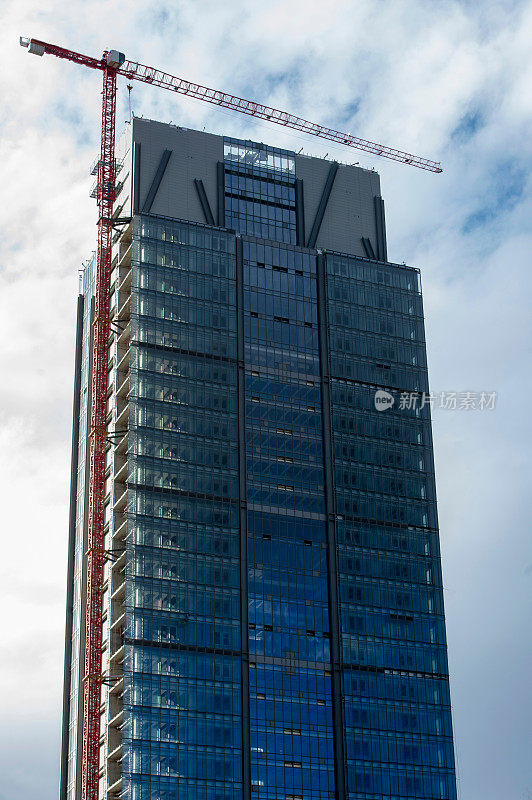 起重机建造摩天大楼