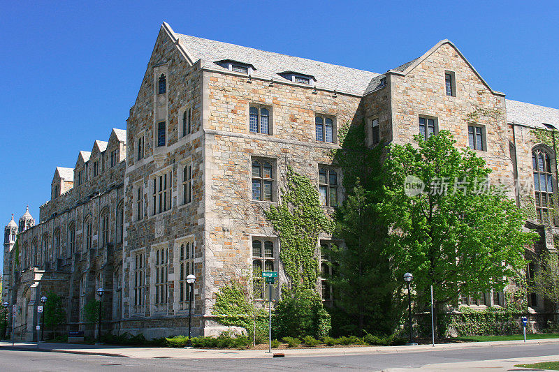 密歇根大学法学院的哈金斯大厅，安娜堡。