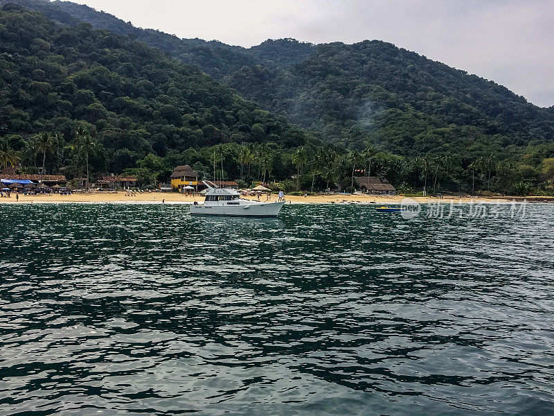 巴亚尔塔港墨西哥热带海岸线与海滩度假村