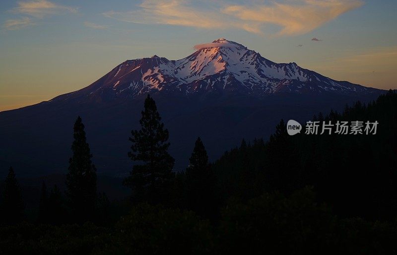 太沙士达山黄昏