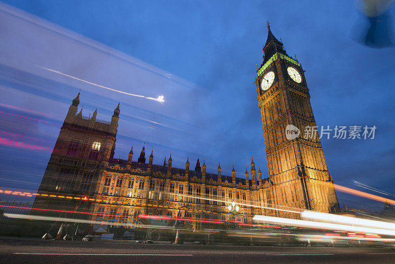 英国伦敦的大本钟黄昏时分