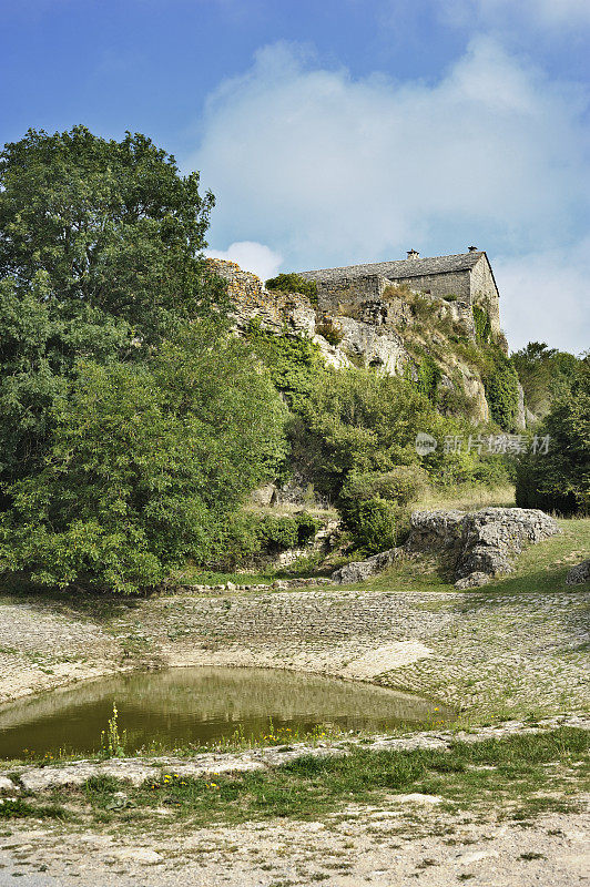 中世纪的圣殿武士村，法国南部