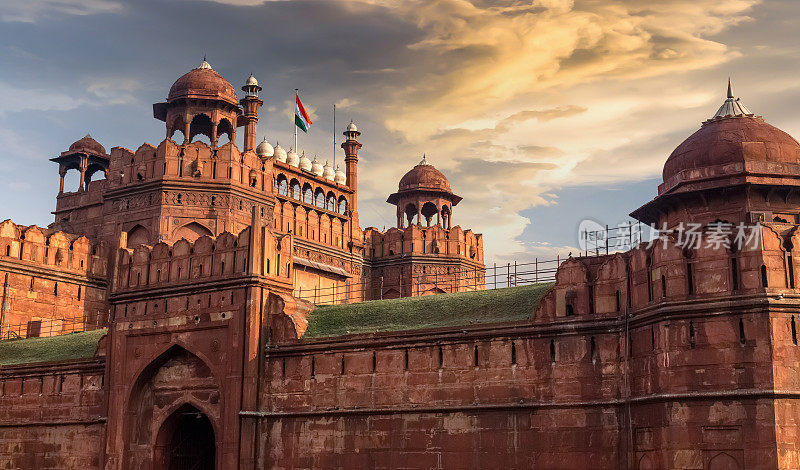 德里红堡——德里的一个历史悠久的红砂岩堡城市，被联合国教科文组织指定为世界遗产。