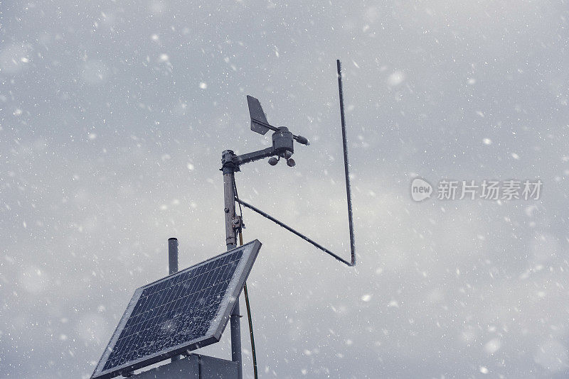 气象站冬天有暴风雪