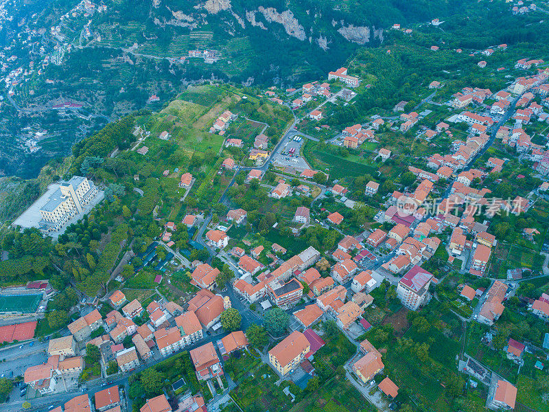 意大利阿马尔菲村，日出