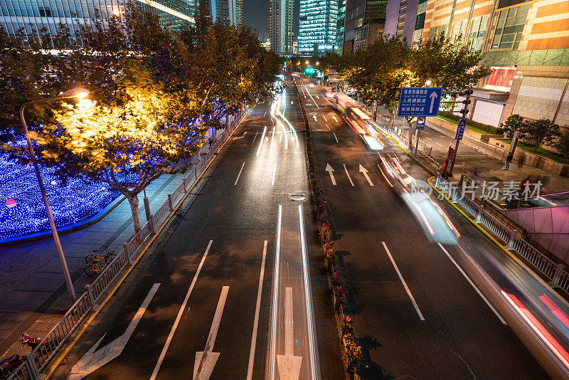 上海夜晚的街道