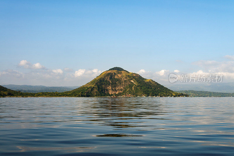 菲律宾八打加斯吕宋岛的塔尔火山岛