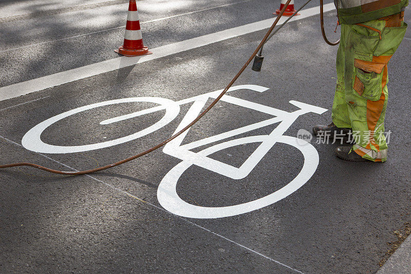 自行车道正在建设中