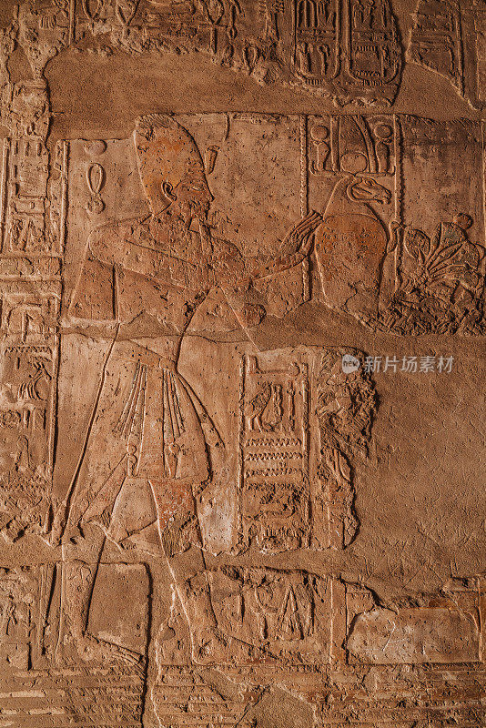 卢克索神庙中的象形文字