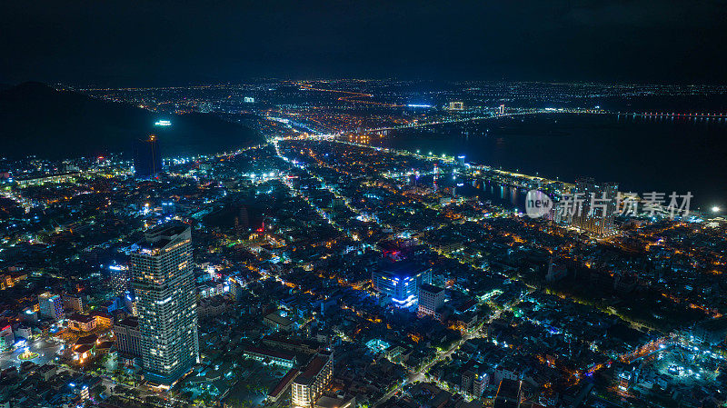 无人机拍摄的越南归仁夜景