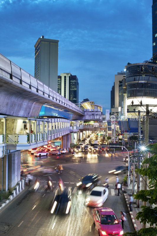 曼谷的夜晚交通