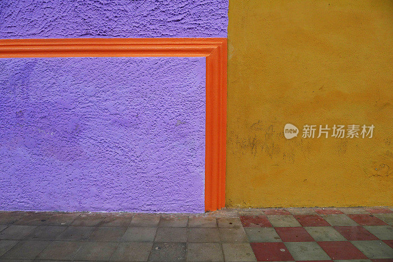尼加拉瓜格拉纳达的彩色墙