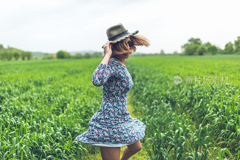 跳舞的女人