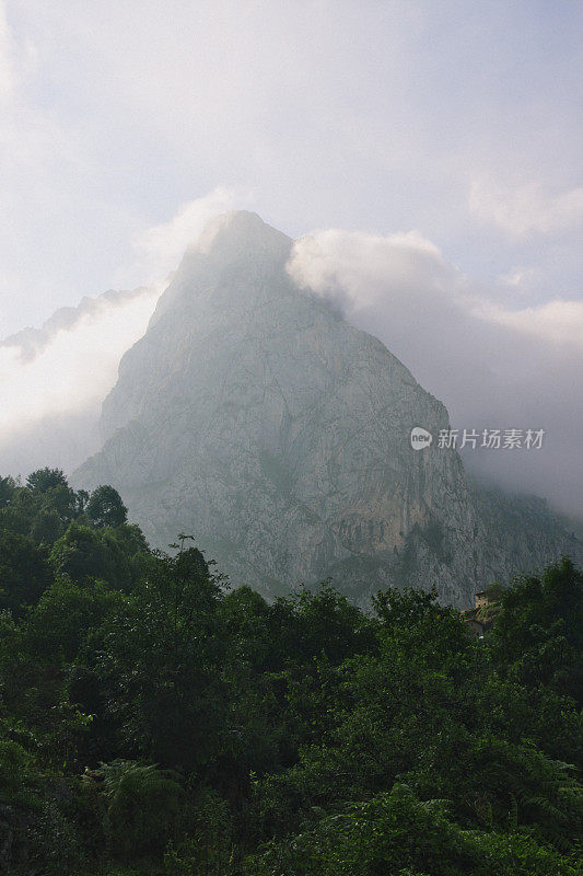 山峰