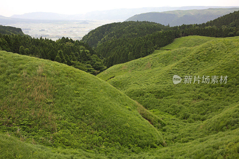 起伏的山丘，风景麻生，熊本，日本的春天