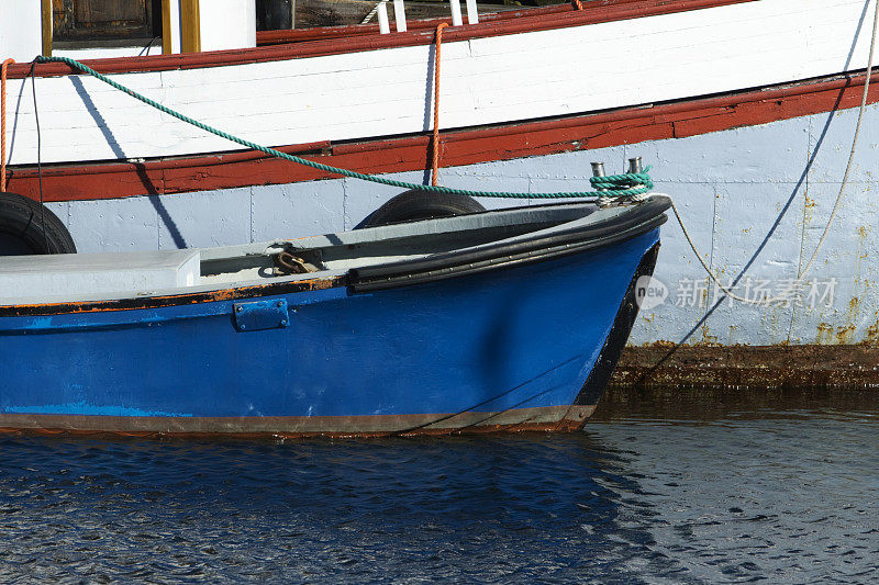 奥斯陆港的旧渔船。