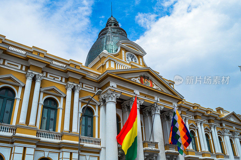 玻利维亚拉巴斯-穆里略广场的政府宫殿