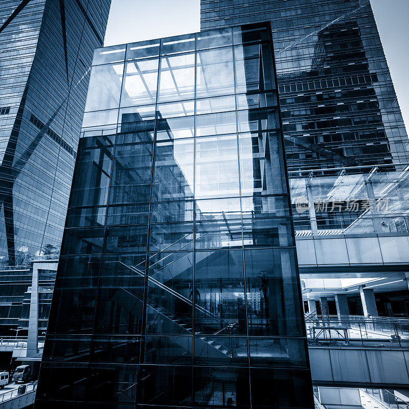 现代玻璃企业建筑
