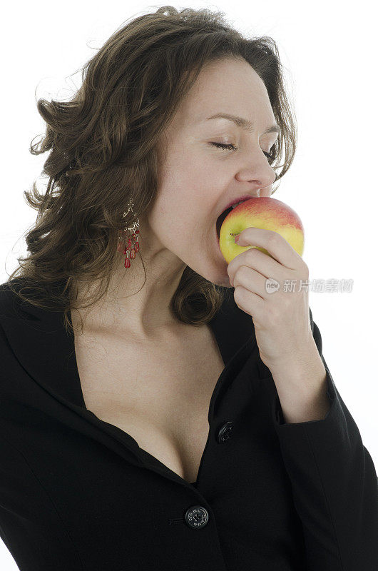 喜欢吃苹果的女人