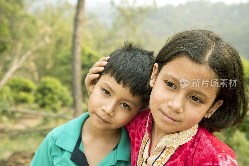 印第安男孩和女孩的肖像