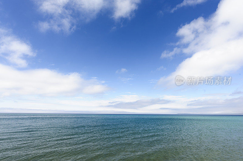 密歇根湖和天空