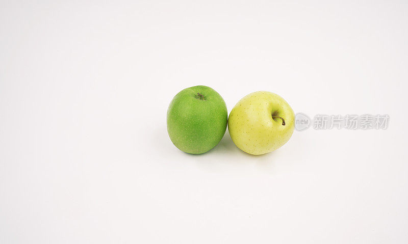 苹果在一排孤立