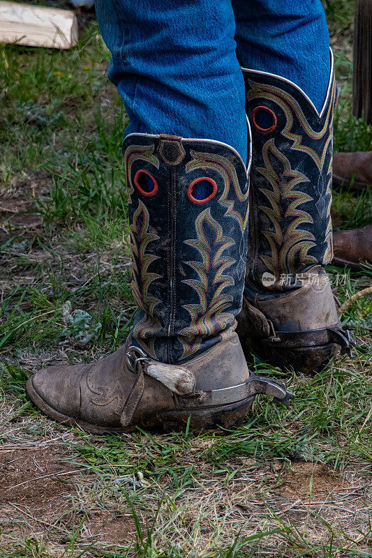 美国西部用于套牛和骑马的牛仔靴