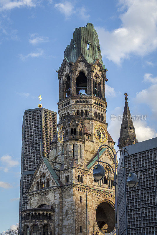 德皇威廉纪念教堂或Gedachtniskirche，德国首都柏林的标志性建筑之一
