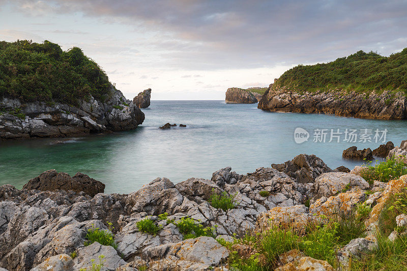 阿斯图里亚斯海岸布尔纳海滩的海景