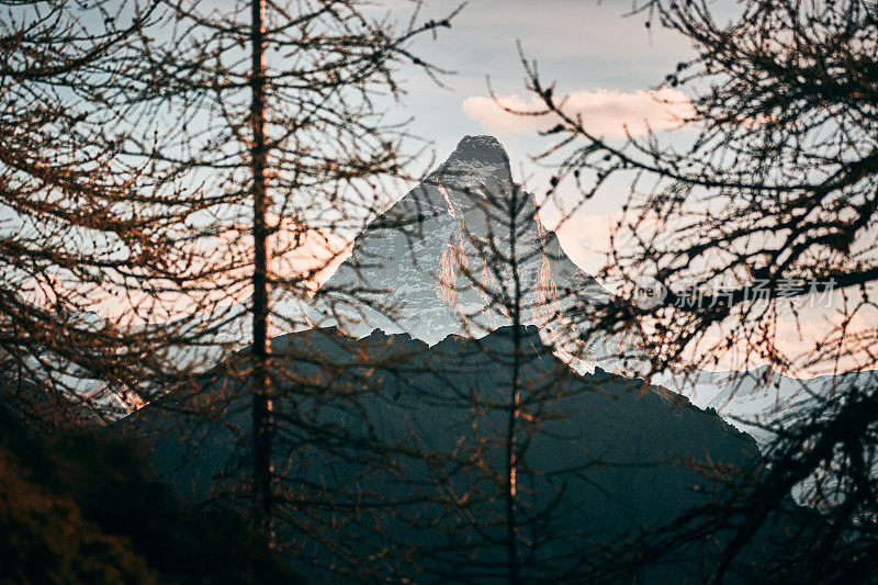 马特洪峰，南临Cervinia(意大利)