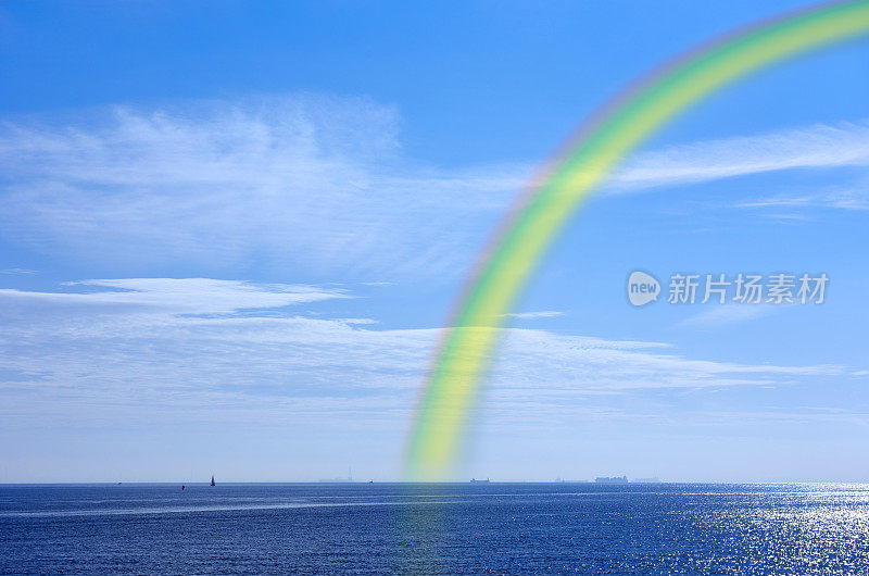 海上的彩虹