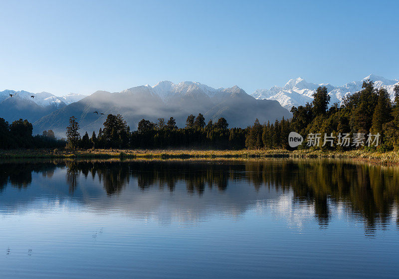 马西森湖，位于新西兰南岛