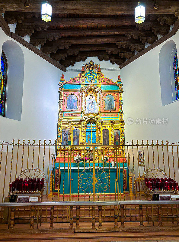 圣达菲，新墨西哥州:圣弗朗西斯大教堂内侧教堂祭坛