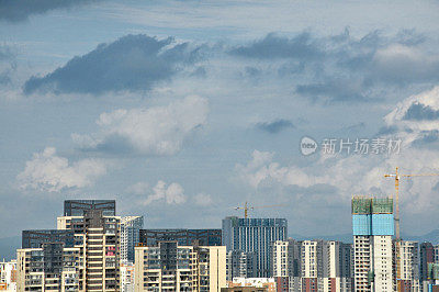 城市天际线在日出，成都，中国