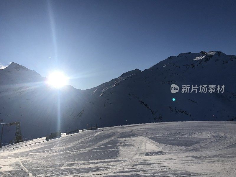 瑞士阿尔卑斯山从滑雪坡道