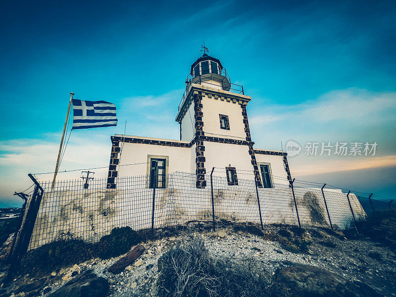 希腊圣托里尼岛的阿克罗蒂里灯塔