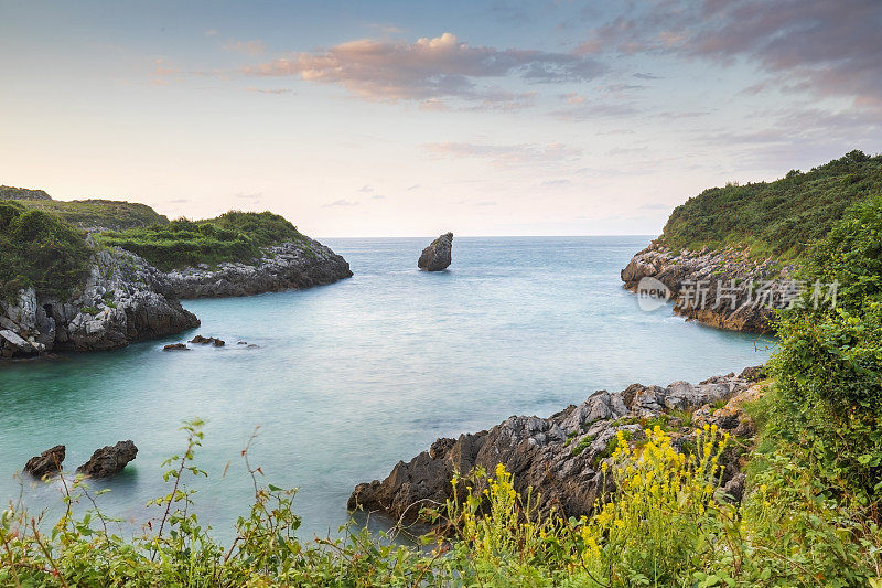 阿斯图里亚斯海岸布尔纳海滩的海景