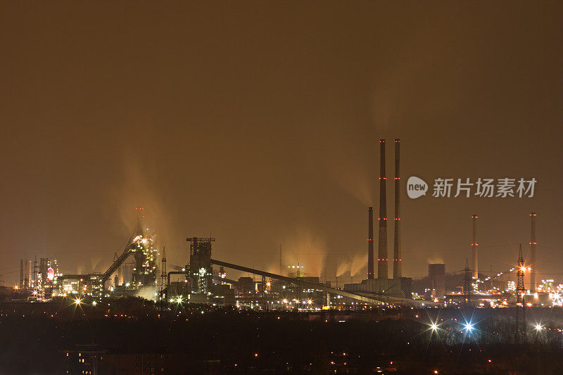 夜晚的重工业