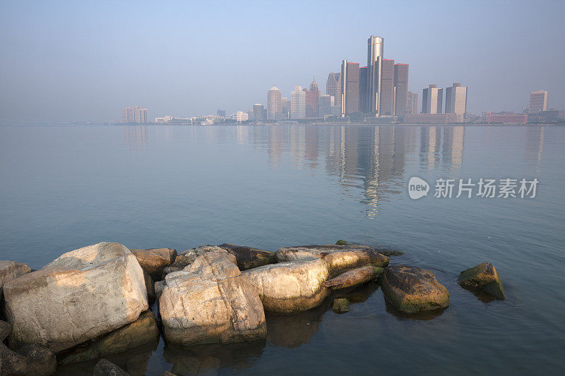 雾霾清晨的底特律