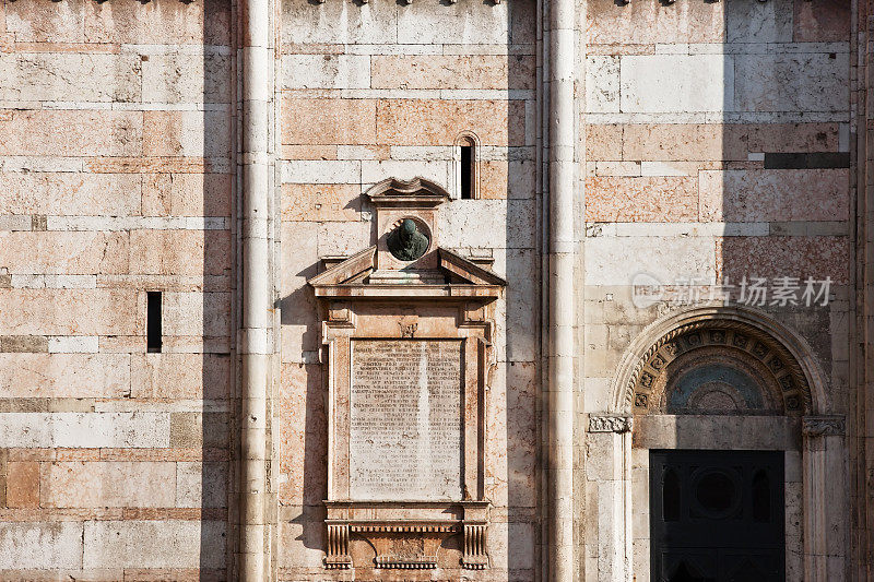 费拉拉大教堂立面细节，意大利建筑