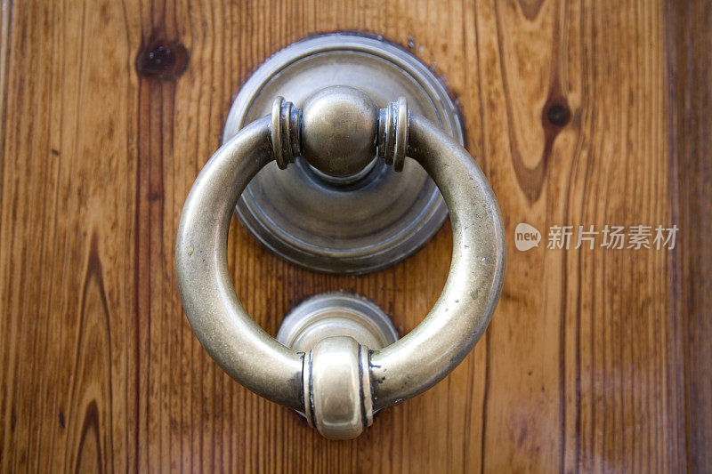 木门上的旧门环