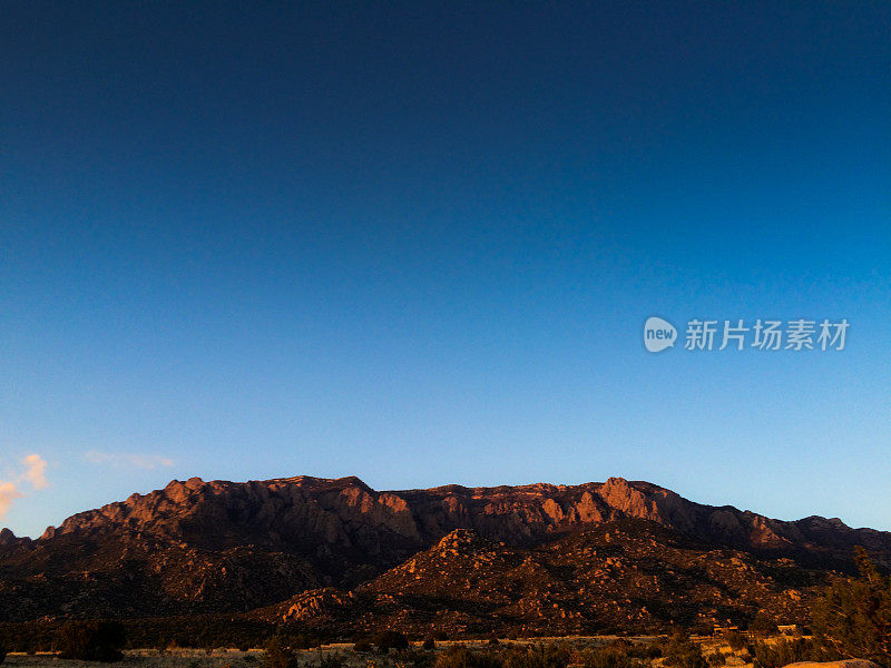 风景天空山日落