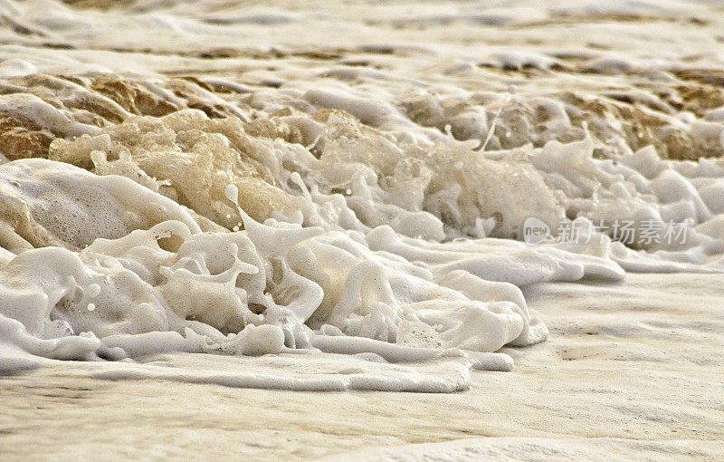 海浪泡沫