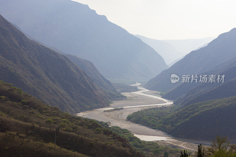 哥伦比亚桑坦德Chicamocha河和峡谷