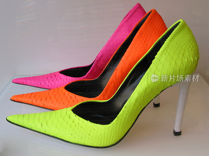 色彩鲜艳的新鞋