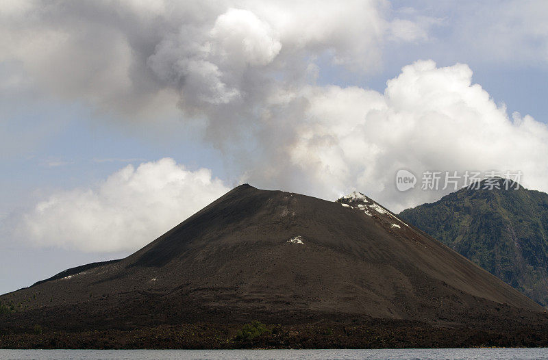 印度尼西亚喀拉喀托火山。