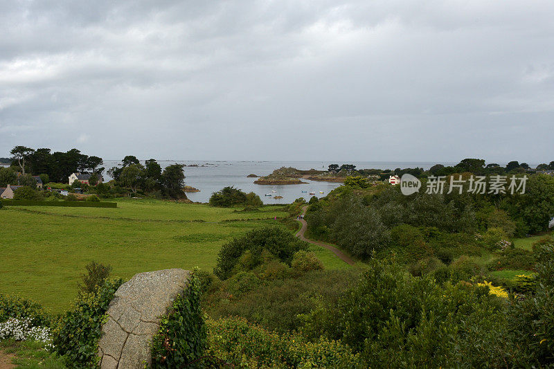 位于布列塔尼海岸北部的Bréhat岛，靠近法国的帕姆波尔