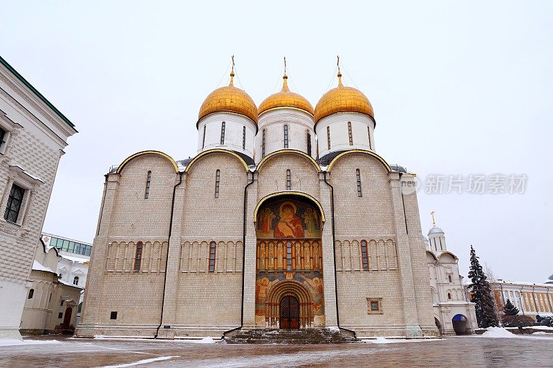 位于莫斯科克里姆林宫内的圣母升天大教堂广场，俄罗斯。