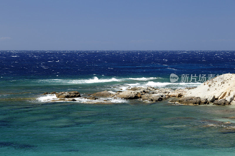 纳克索斯的小米克罗·阿利科海滩波涛汹涌